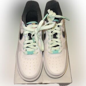 Nike White and Light Green Sneakers